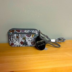 NWT Vera Bradley Star Wars RFID Smartphone Wristlet